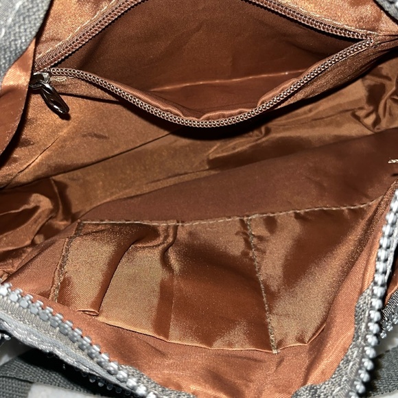 Travel purse with lots of pockets and adjustable strap grey - Picture 3 of 9